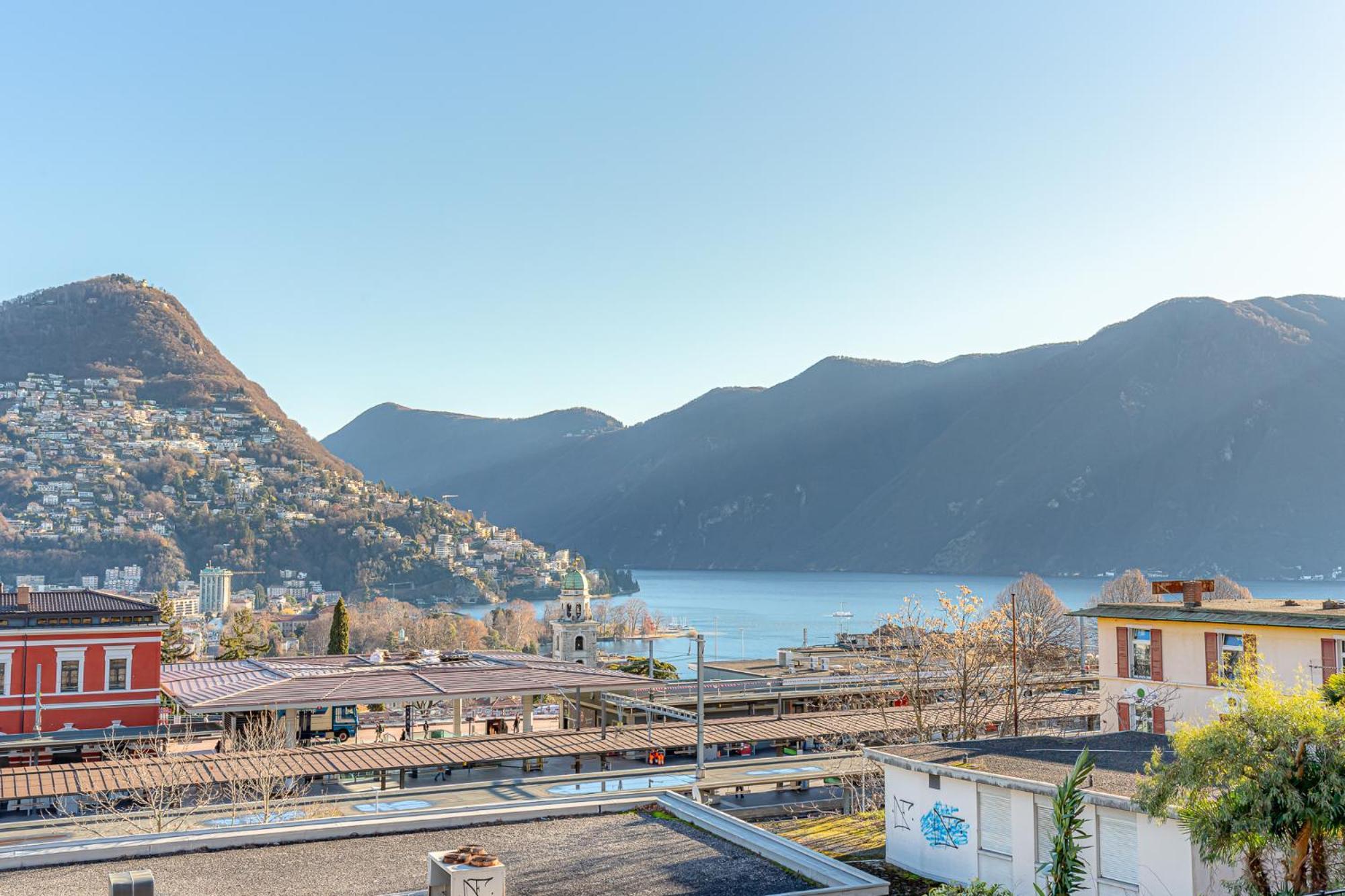 Imperial Of Lugano 3 With A Lake View Behind The Station And 10 Min From The Lake Of Lugano Zewnętrze zdjęcie